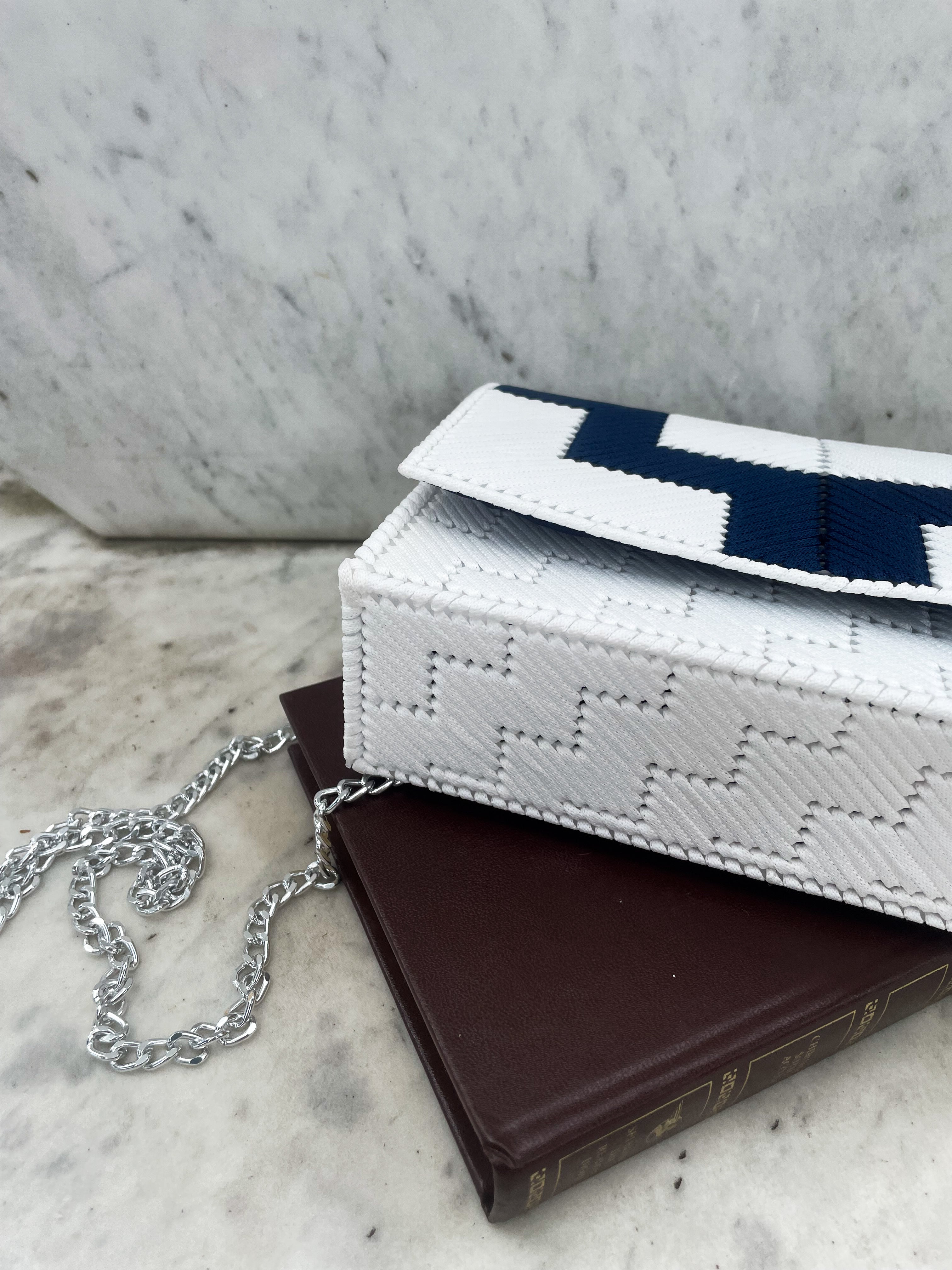Borsa ricamata in tela canvas: White and blue