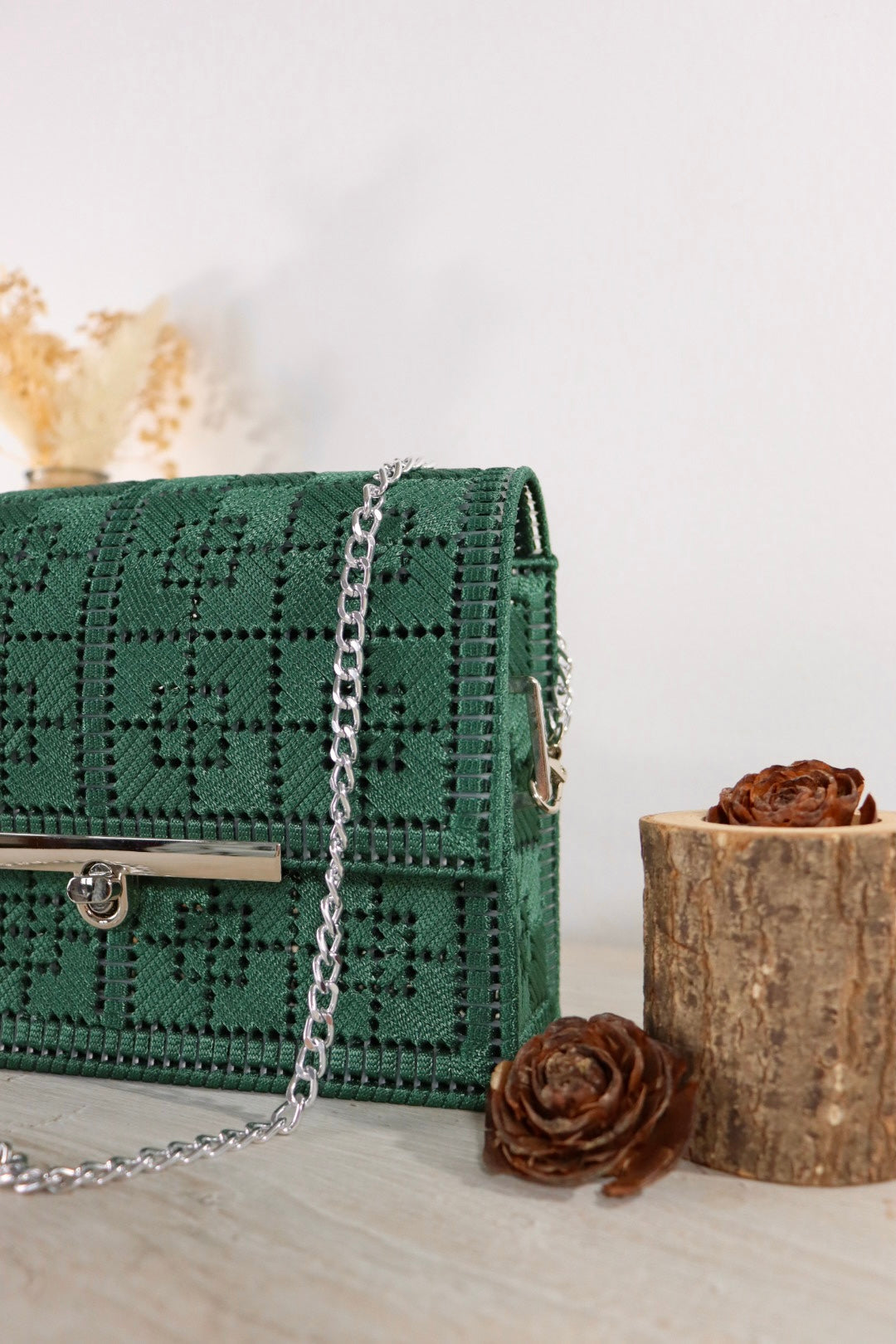 Borsa Aura