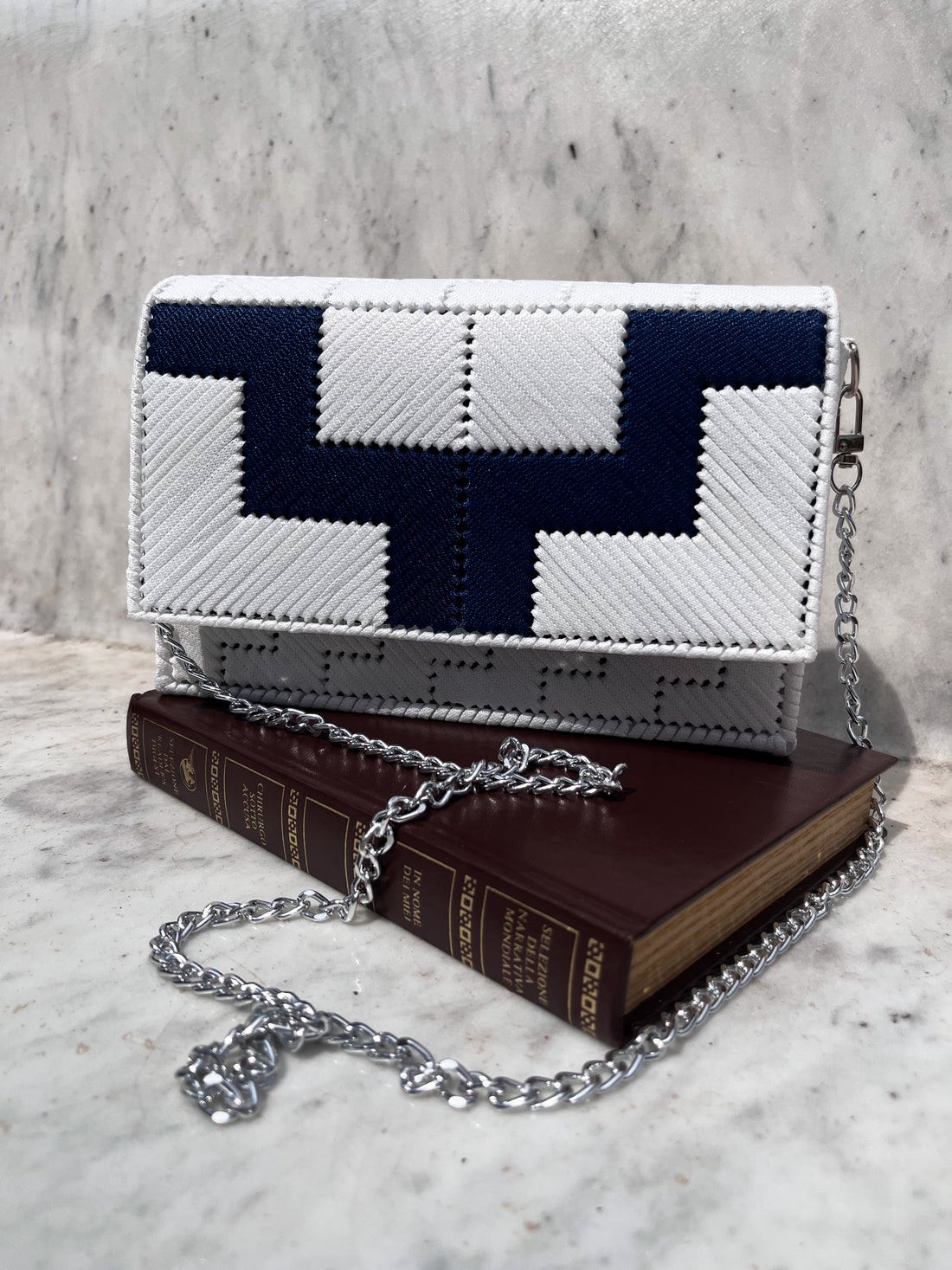 Borsa ricamata in tela canvas: White and blue